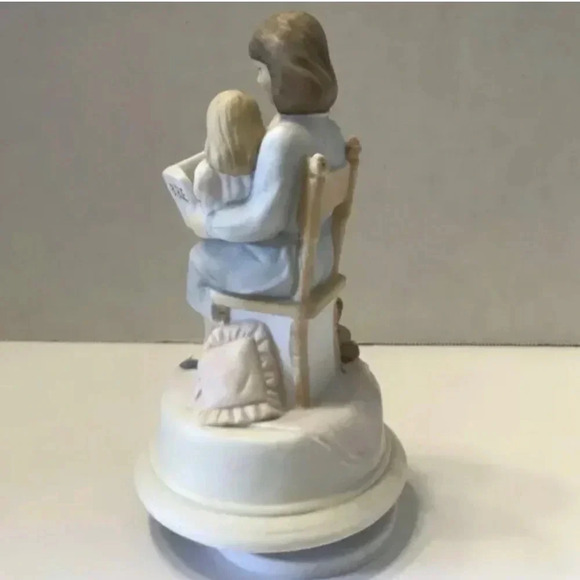 House Of Lloyd 1990 Music Maker Brahms’s Lullaby Figurine Mom Daughter Bible - Picture 3 of 5